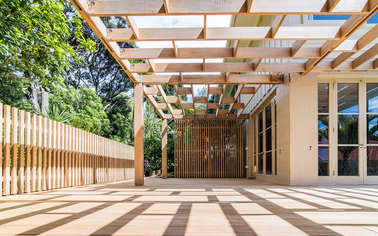 Team Green Projects timber deck and pergola build
